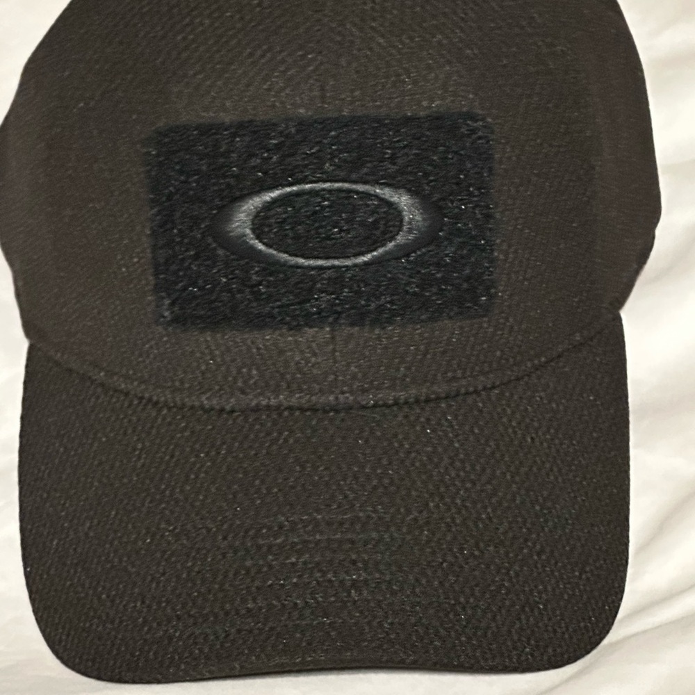 Oakley flex fit s/m hat NWT